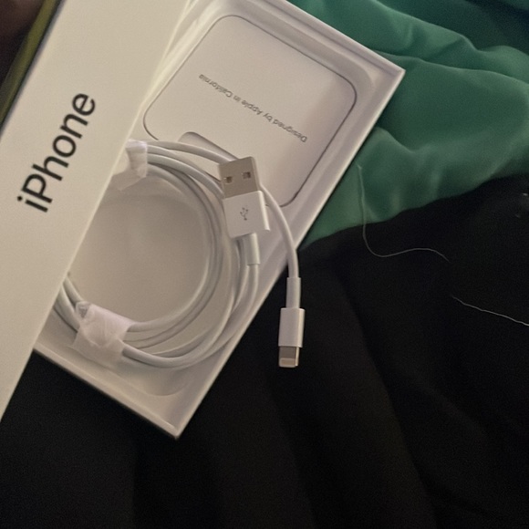 iPhone box - Picture 4 of 5